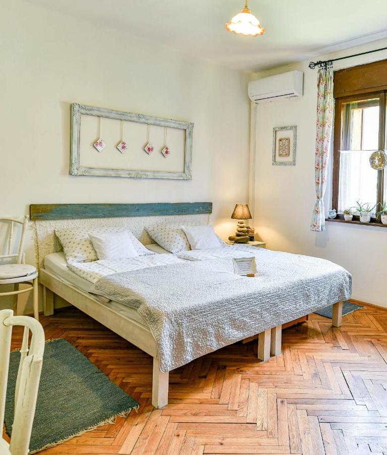 Halhaza Vendeghaz Apartment Sirok ภายนอก รูปภาพ