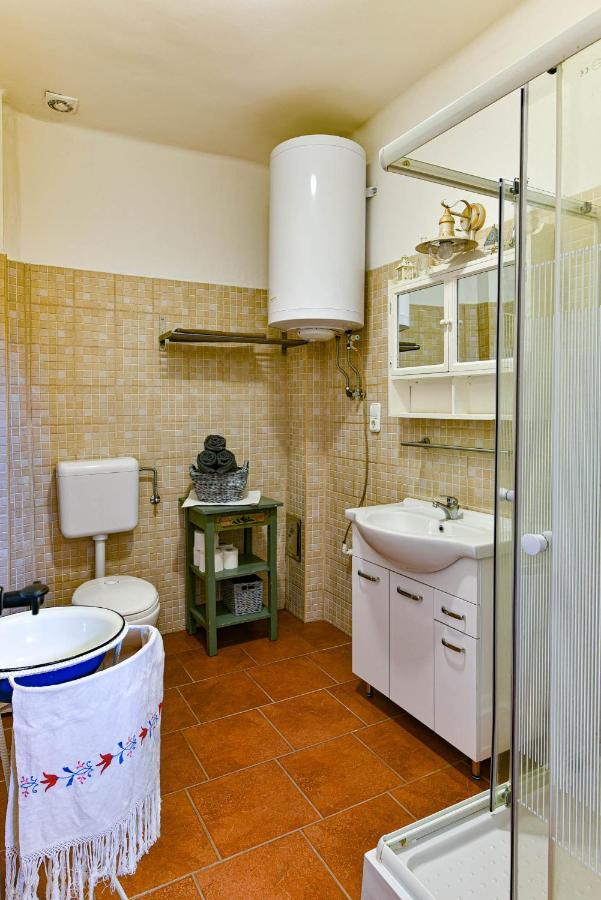 Halhaza Vendeghaz Apartment Sirok ภายนอก รูปภาพ