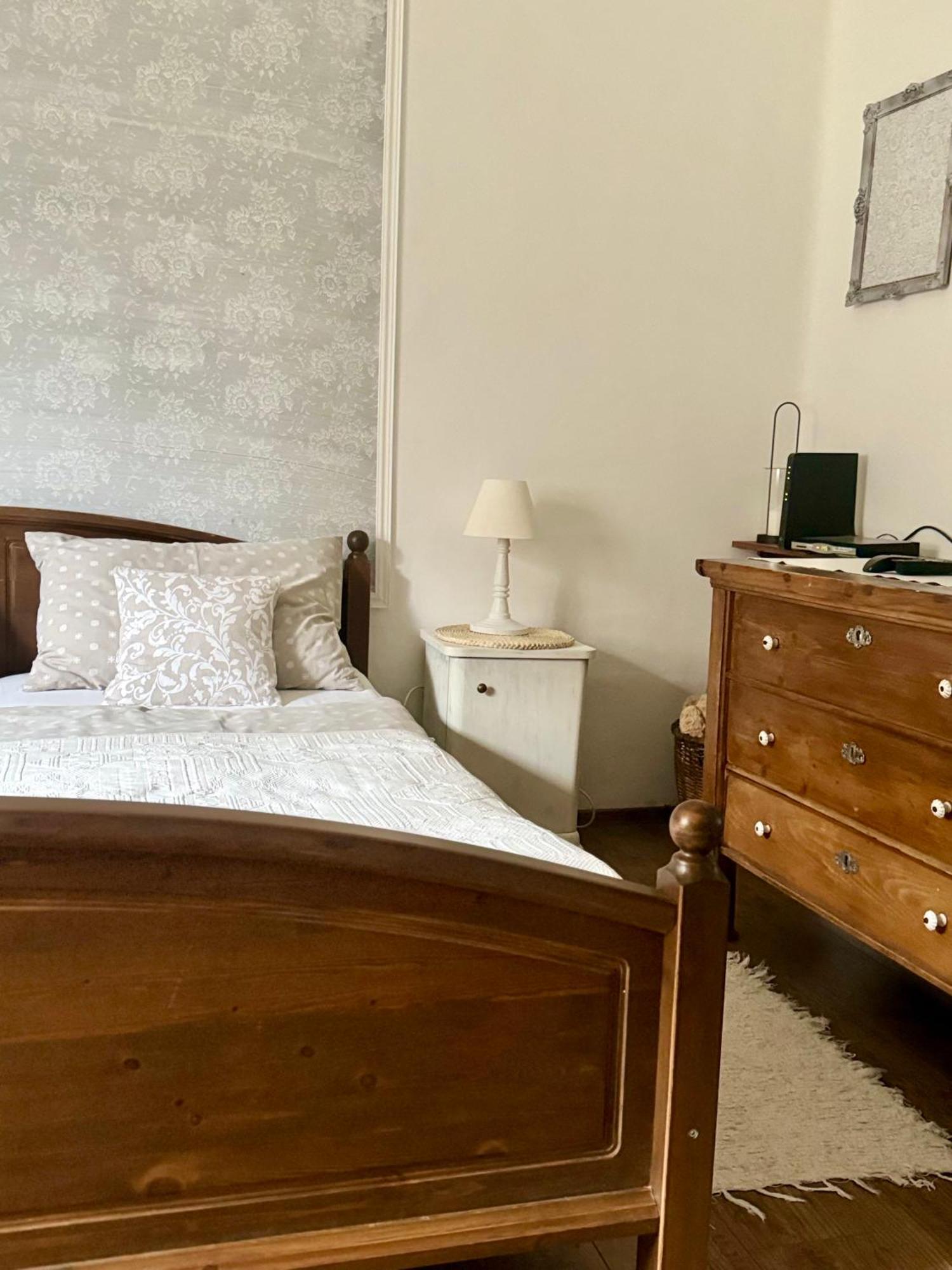 Halhaza Vendeghaz Apartment Sirok ภายนอก รูปภาพ