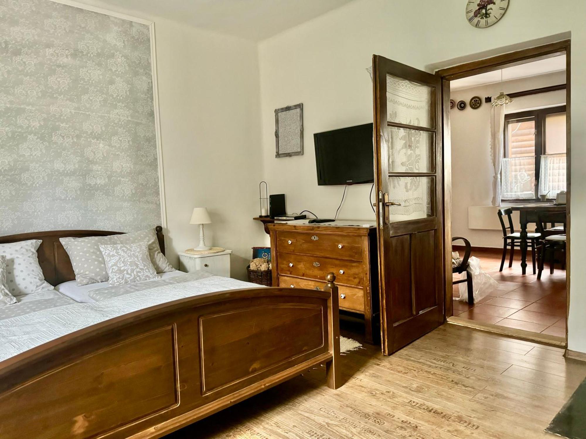 Halhaza Vendeghaz Apartment Sirok ภายนอก รูปภาพ